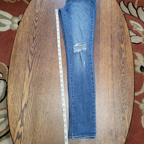 Levi's 721 High Rise Skinny Distressed Dark Wash Jeans Size Women's 26 - Picture 10 of 14